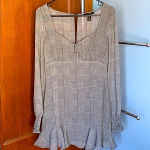 slightly fitted, light and loose dress